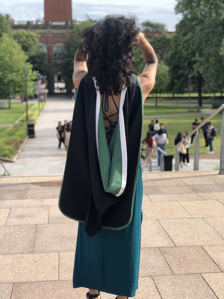 forestfeyry's tweet photo. oh baby you should see me in a masters gown https://t.co/IiQm16SOeS