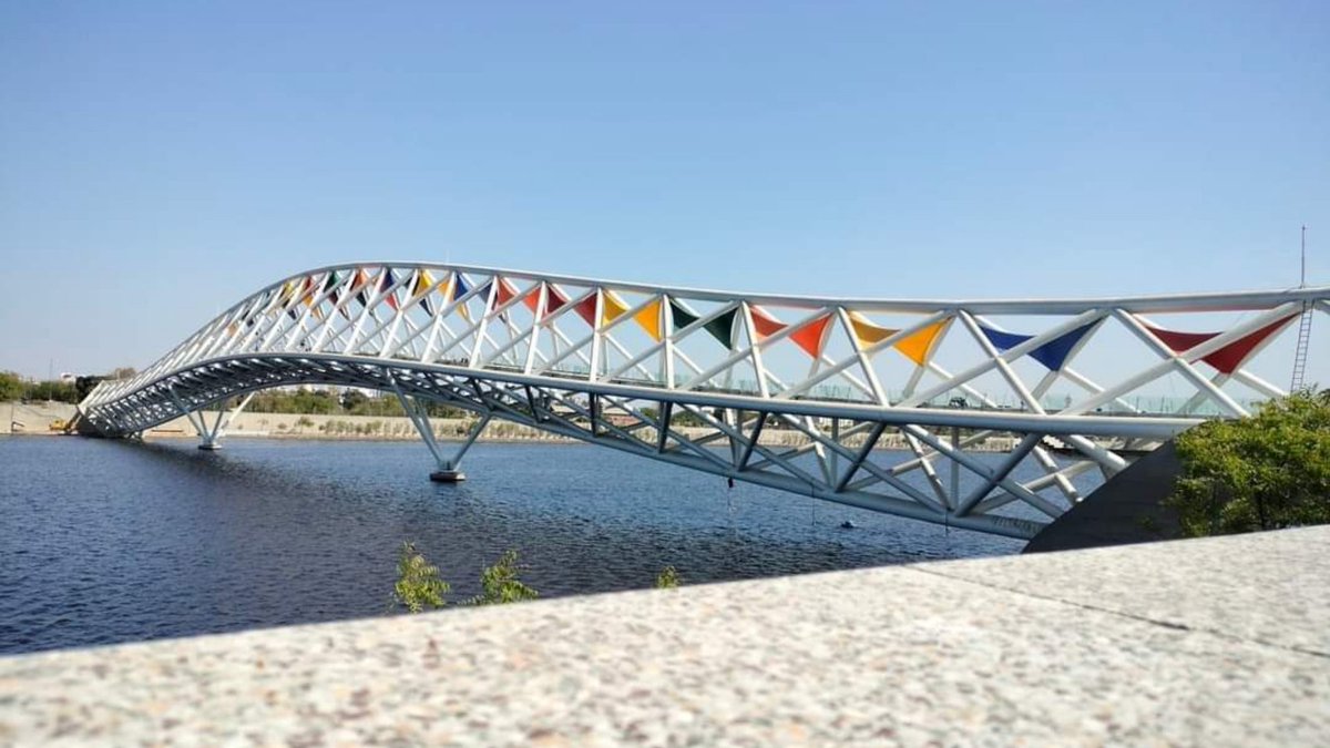 The 300-metre Atal Bridge connects the eastern &amp; western sides of Ahmedabad’s Sabarmati riverfront. Named after former PM Vajpayee, it has a unique design, complete with LED lighting. Built using 2,600 MT of steel pipes, WHAT’S THE APT INSPIRATION BEHIND ITS DESIGN?
#htschool