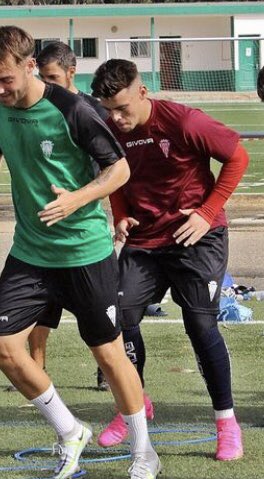 Ayer dio comienzo la pretemporada del filial del <a href="/CordobaCF_ofi/">Córdoba CF</a> con <a href="/flores_llanero/">Juan carlos Flores llanero</a> formando parte de ello. A seguir trabajando duro!!