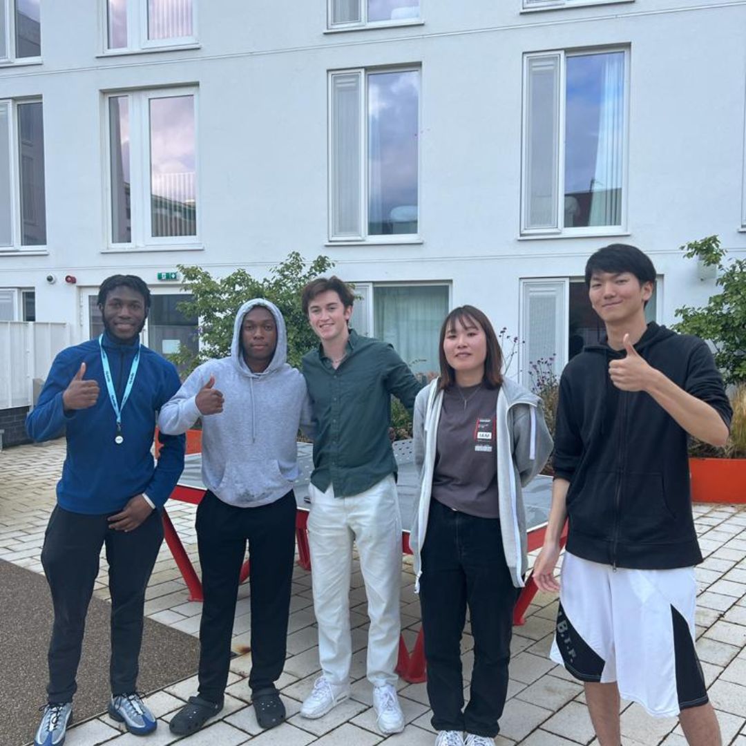 aparto student tweet media