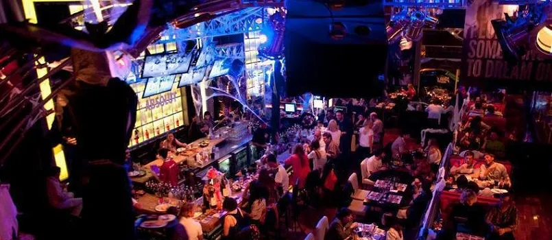 #AHORA 🚨 #ElPrimero I <a href="/pastorealej/">Alejandro Pastore</a>, titular de <a href="/AEHGAR/">AEHGAR</a> #DiaDelAmigo "Los precios arrancan de $3500 en adelante, hay muchas promociones en pizzas, hamburguesas y bebidas. En hoteles, las propuestas de días de spa arrancan en $12.000"