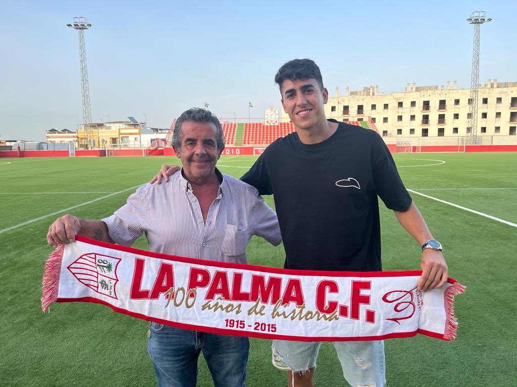 LaPalmaCF's tweet photo. ¡Nueva incorporación! Omar Taoualy se incorpora a nuestro club procedente de la cantera del Cádiz C.F. Aportará esfuerzo, calidad y polivalencia a nuestro centro del campo. ¡Bienvenido a La Palma C.F.! 💪⚽️ https://t.co/ffy38GRSO8