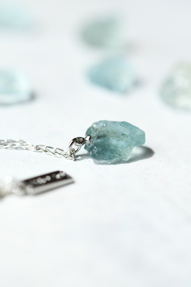 TrozoShop's tweet image. "鉱物ネックレス"
#プレゼント企画  #TROZO   

●7/30まで

●2名様

●フォロー＆リツイート必須

●お迎えツイート必須

●DMでやり取りが可能な方

お気軽にご参加下さい💕

ご希望の①石②金具の色（ゴールドorロジウム）をリプ欄にどうぞ😊 
（※画像とは別の真鍮製で制作します）