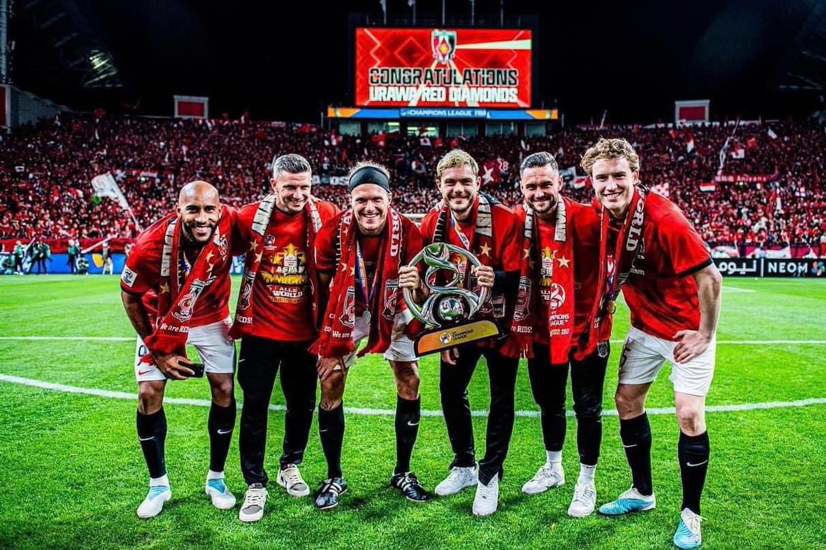 akamaru0's tweet photo. Our number 10 with a magical left foot, the miraculous time I spent with you will remain in our hearts for the rest of our lives.

Our greatest gratitude to David.

I hope we can walk together again.

#DMK10
#DavidMobergKarlsson https://t.co/gcV5HvjOJS