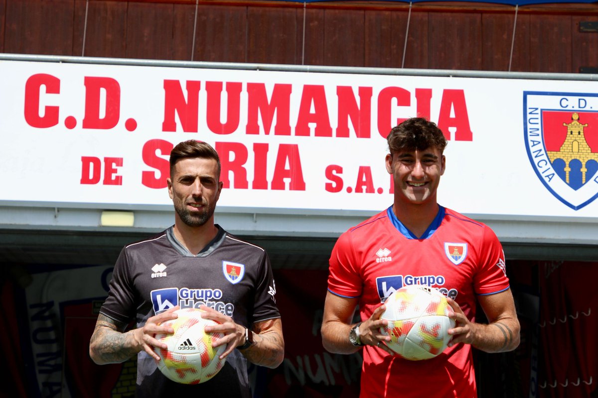 🫡 Bienvenidos a Los Pajaritos <a href="/Dorron13/">DORRONSORO</a> y <a href="/97aribeiro/">alain ribeiro 🦴</a>.