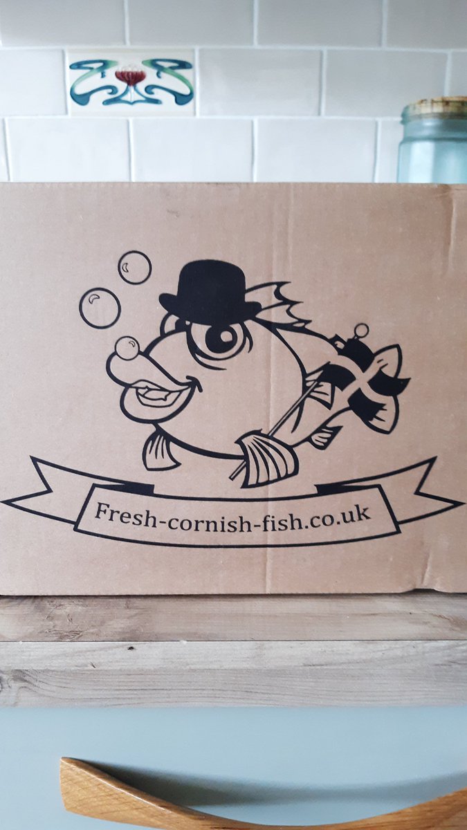 SafetyDave1000k's tweet photo. @Cornish_fish can I just say...
Wow!
Just opened my box of #Kernow @NewlynFishing treasure
Fresh fish
Exceptional value
Staggering variety
Thank you so much https://t.co/jvhOVCnXVx