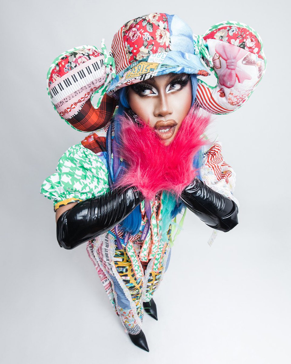 hana_beshie's tweet photo. What’s 4+4? 💖ATE!💖

👗Custom look by Salad Day
📸 Photographed by Biboy Sajulga @ Camilla Studios

Special thanks to @malambought @rannielah @themisua @rayjanenoble 💞💞

#TeamHanaBeshie #cdodragqueen https://t.co/zSeshDpd62