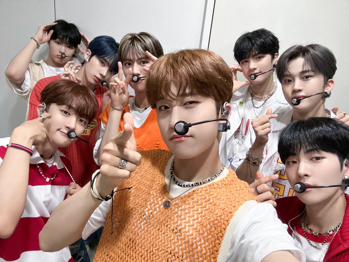 [📸] ✨230719 MBC M #쇼챔피언✨ 

•*¨*•.¸¸☆*･ﾟ•*¨*•.¸¸☆*･ﾟ•*
금빛 물결로 항해한 루네이트와 ˚ ༘ 🌊 ✧༉‧₊
함께한 쇼챔피언은 어떠셨나요?〰🩵

루네이트와 함께한 오늘 하루가 ꒰ঌ(⃔ ⌯' '⌯)⃕໒꒱
더 행복했길 바라며 우린 내일 또 만나요🤗

#루네이트 #LUN8 #CONTINUE
#Voyager