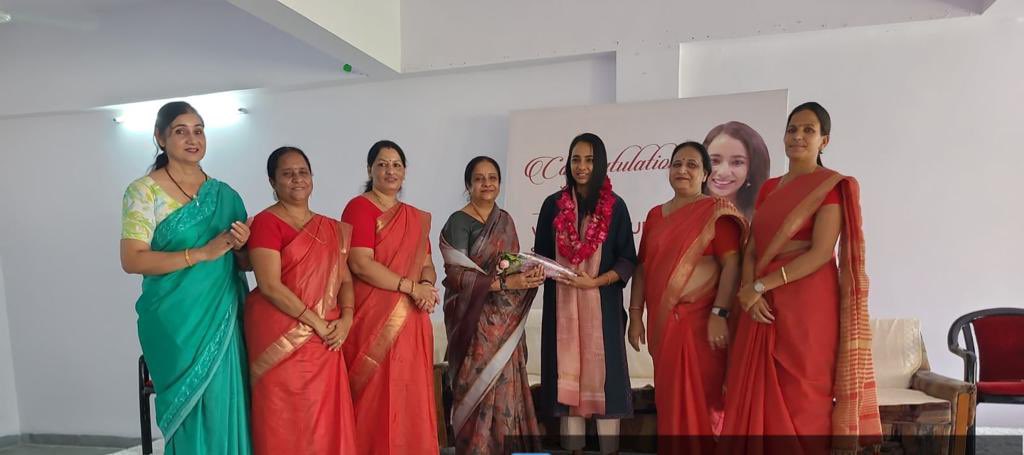 vibhamathur10's tweet photo. आज भीलवाड़ा में महिला आश्रम संस्था की ओर से राजस्थान प्रदेश कांग्रेस सचिव नियुक्त होने पर स्वागत कार्यक्रम रखा गया। इस अवसर पर छात्राओं को संबोधित किया।
 @SachinPilot @vandanamathur https://t.co/oSMMPk0ud2