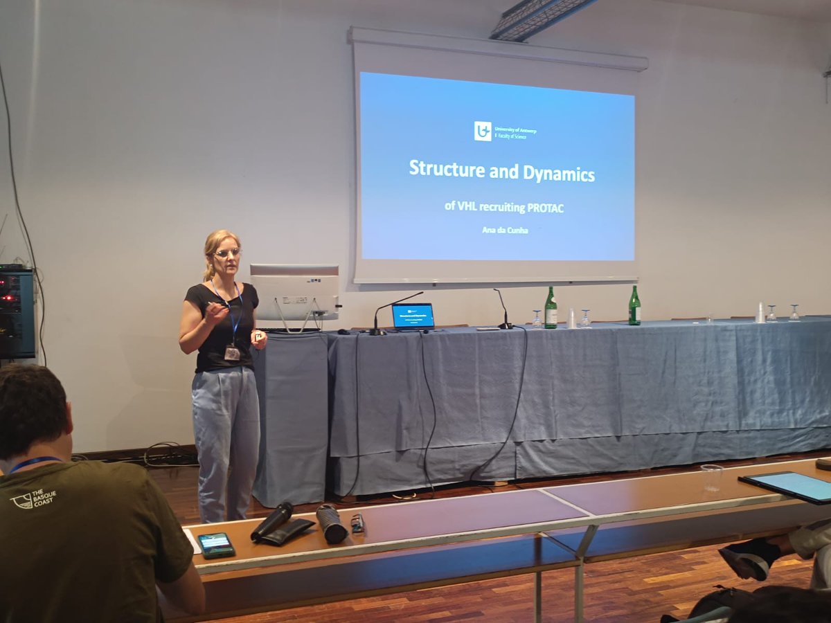 "Structure and dynamics of a VHL-recruiting protac' was the invited talk given by Ana Cunha at #Theobio2023 ! Thank you Ana !