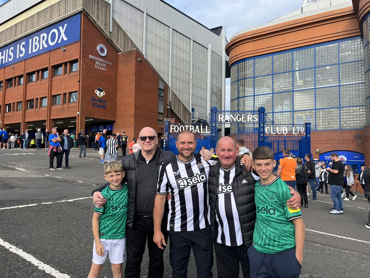 MickMickmiley01's tweet photo. Great night up Rangers another great experience for @LewisMiley1 @JamieMiley14 ❤️❤️ https://t.co/0Os1C3XQ1Q