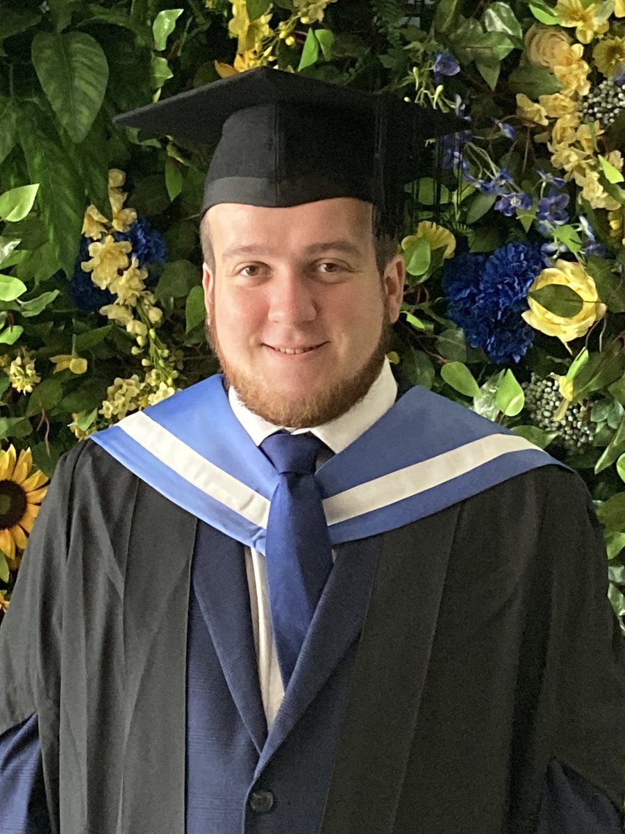 Congratulations to Jack who got his Masters of Physics today!! Onwards now to his PhD again with <a href="/LivUni/">University of Liverpool</a> 
Well done, Jack! 
#LivUniGrad