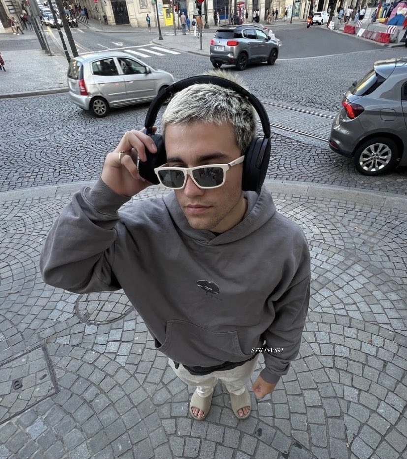 même si j'ai rien à prouver, j'me sens un peu seul
j'ai toujours pas trouvé la pièce manquante du puzzle