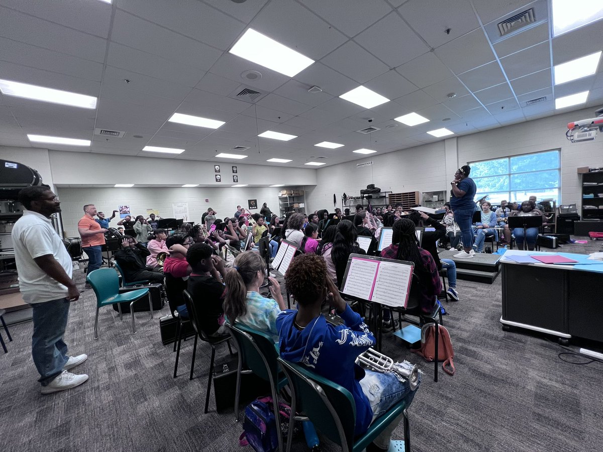 CamillaKeever's tweet photo. Newton County Middle School Band Camp!! Band-a-Rama! We have kids here from all 6 middle schools. #NCSSBeTheBest @indiancreekmid https://t.co/j4r9LtRSao