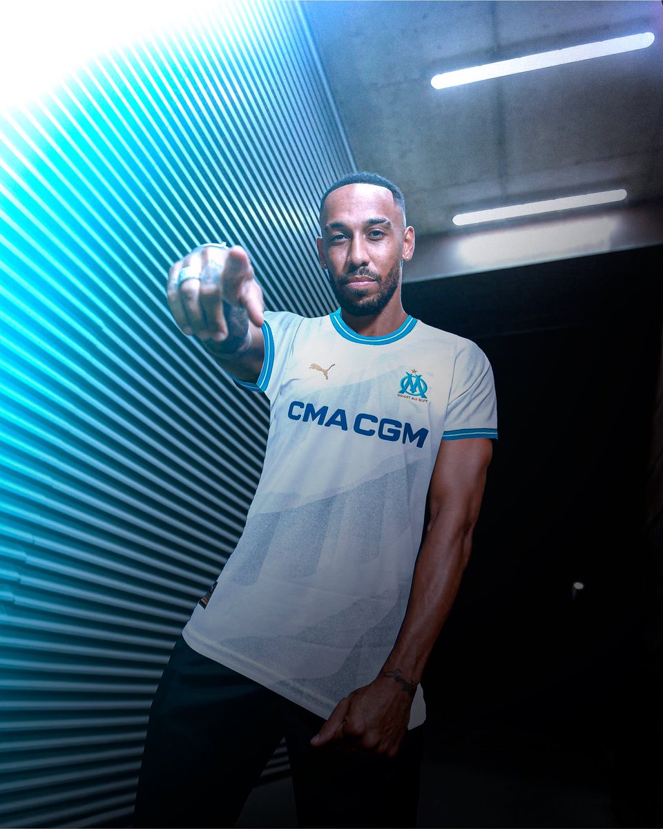 _BeFootball's tweet photo. 🚨🚨 HERE WE GO pour Aubameyang à l'OM ! ✅💙

Le joueur va s'engager LIBREMENT jusqu'en juin 2026 à Marseille et arrivera dès CE SOIR !

(@FabrizioRomano) https://t.co/BlUofcN3rf