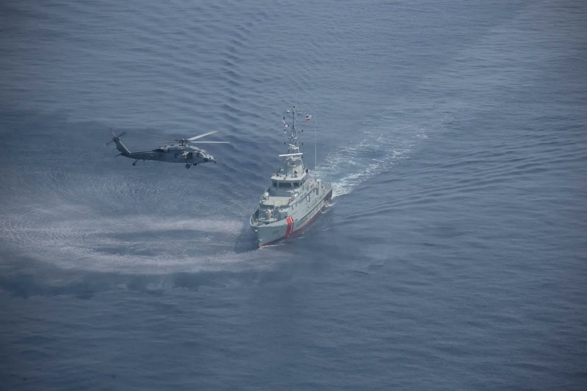 CVN78_GRFord's tweet photo. Sailors assigned to the "Tridents" of HSC-9 and Carrier Strike Group 12 conduct a simulated visit, board, search and seizure exercise with the Albanian Patrol Vessel Lissus (P 133) in the Adriatic. 🇺🇸🇦🇱
#StrongerTogether
.
.
.
.
#NATO #albania #navyphotos #Navy #USNavy #hsc9 https://t.co/vARv3DJ5ns