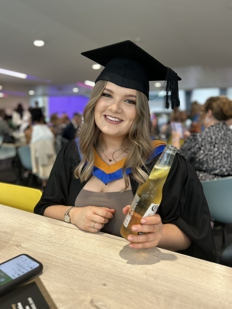 luwwright's tweet photo. couldn’t be anymore proud🥺 #LeedsBeckettGrads https://t.co/pEw9PTGJHi