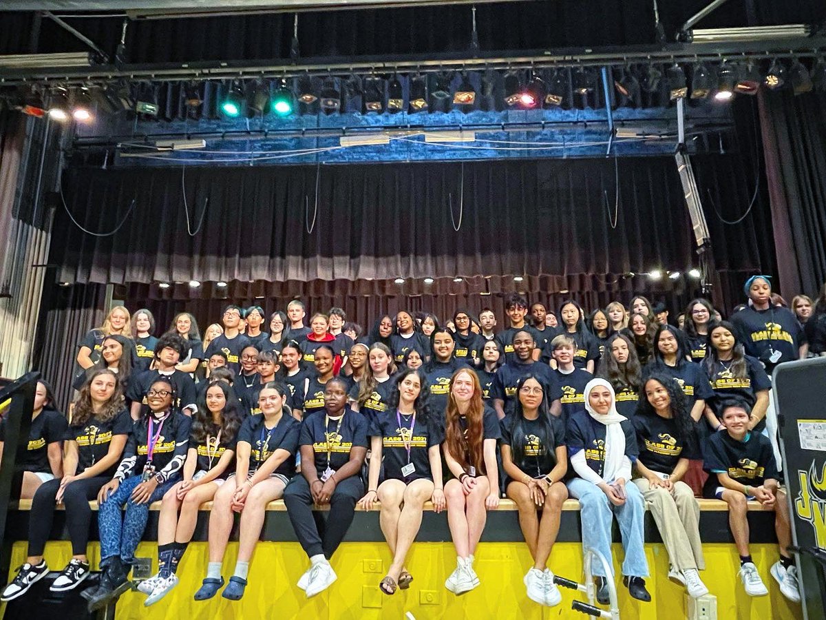 JMHSBklyn's tweet photo. Yesterday we welcomed our first two orientation session groups of incoming students! New students &amp; parents spoke with our student ambassadors &amp; mentors, toured the building, and got their photos taken for their student IDs! 🖤💛 https://t.co/MxOAzWF5i7