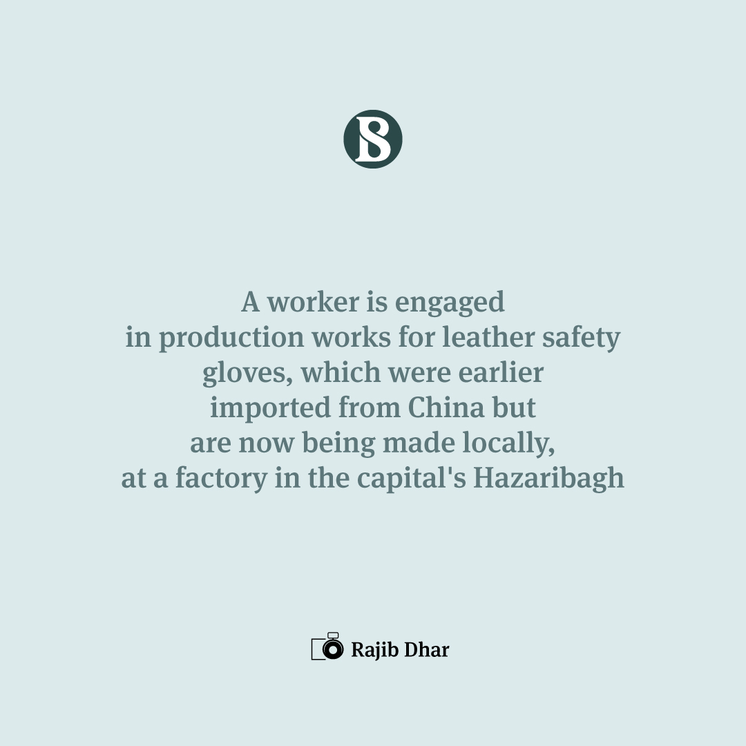tbsnewsbd's tweet photo. Self-sufficiency in leather goods
Photo: Rajib Dhar/TBS
#productionworks #production #leathersafetygloves #gloves #leathergoods #glovesimport #China #madelocally #factory #Hazaribagh #photostory #TBSphoto #Bangladesh https://t.co/vlVL7t1Rus