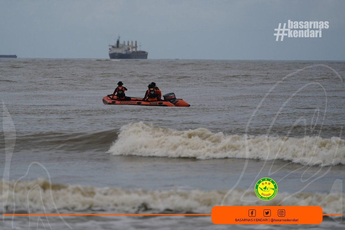 basarnaskendari's tweet image. Kendari, 19/7--- Operasi SAR terhadap dua korban tenggelam di Muara Sungai Sampara Kapoyala Kab. Konawe, satu korban Muhammad Febriyansah (10) ditemukan oleh warga dalam keadaan meninggal dunia serta Mesya (11) masih dalam pencarian Tim SAR gabungan #basarnas #basarnaskendari