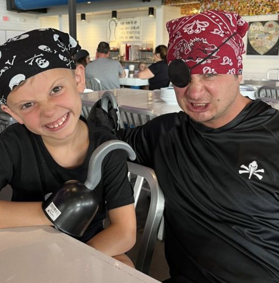 thehangoutmb's tweet photo. Arrgg! 🏴‍☠️👸 We've got two Pirates &amp; Princesses Breakfast Adventure shows each day! Reserve your FREE space today 🤙 https://t.co/YIDczGfiox 
📷 by holliexo on Instagram https://t.co/tXdsOC5YWg