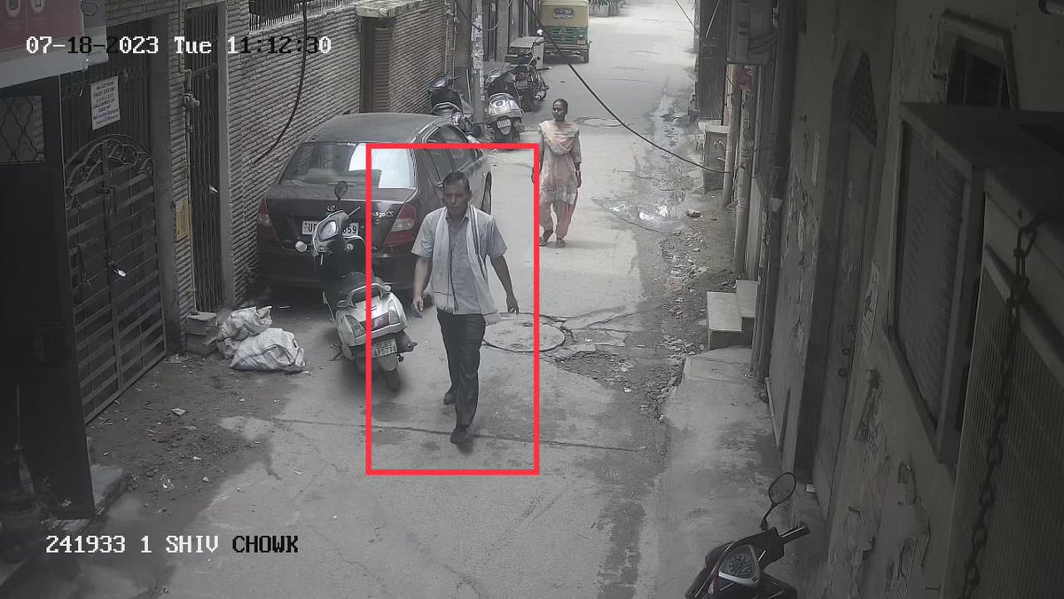 ashukld's tweet photo. CCTV footage of the culprit. Please inform @DelhiPolice or Ranjit Nagar PS if anybody sees him.
@DCPNewDelhi @DCP_CCC_Delhi @CPDelhi @Narendr85014212 https://t.co/X4KtZFZN59