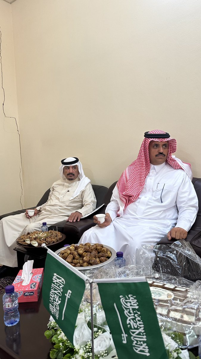 alsagoa202's tweet photo. من زيارة سعادة محافظ الشنان الاستاذ عبدالله بن سليمان الشبرمي لمركز ( #الصغوى ) يوم الاربعاء الموافق ١ / ١ / ١٤٤٥ هـ مع فريق عمل مكون من (رئيس بلدية محافظ فيد و ممثل الاهالي بالمجلس ومدير الخدمات بالمحافظة) للوقوف والاطلاع على الخدمات والجوانب التنموية والاطلاع علي سير العمل. https://t.co/OlxLCtCR45