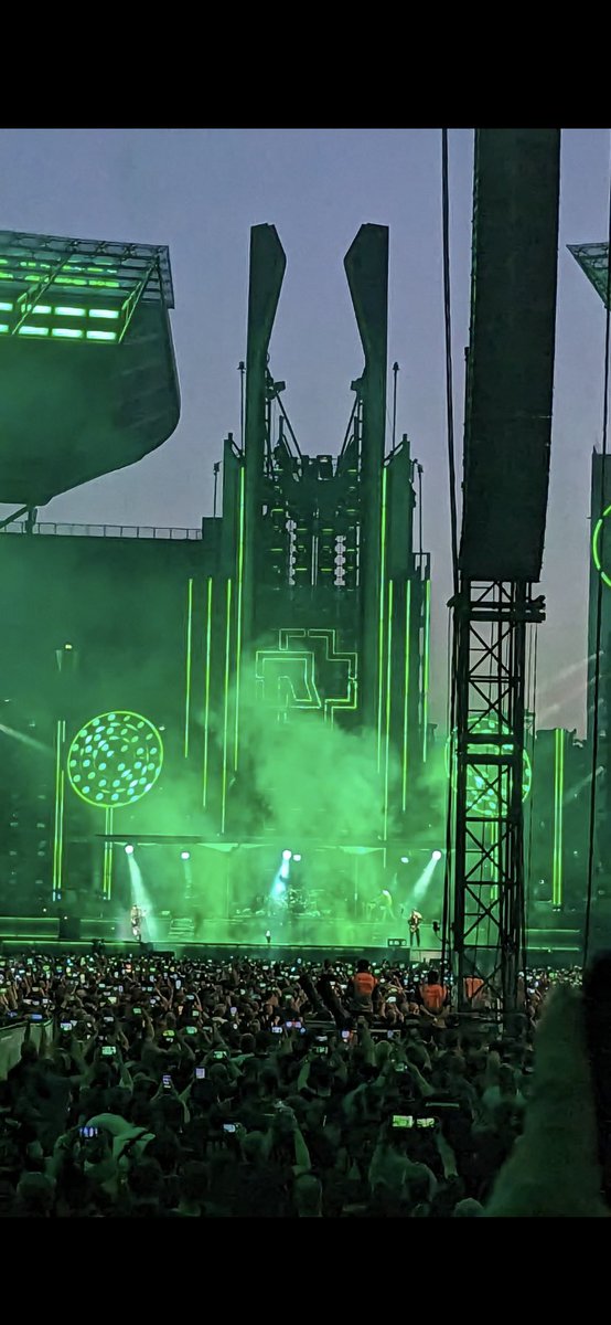 nnmd73's tweet photo. Alle haben Angst vor Lindemann 😃Rammstein Berlin - schön war‘s #Rammstein #Kitkatclub #Berlin #TillLindemann https://t.co/nPlXq3kwTe