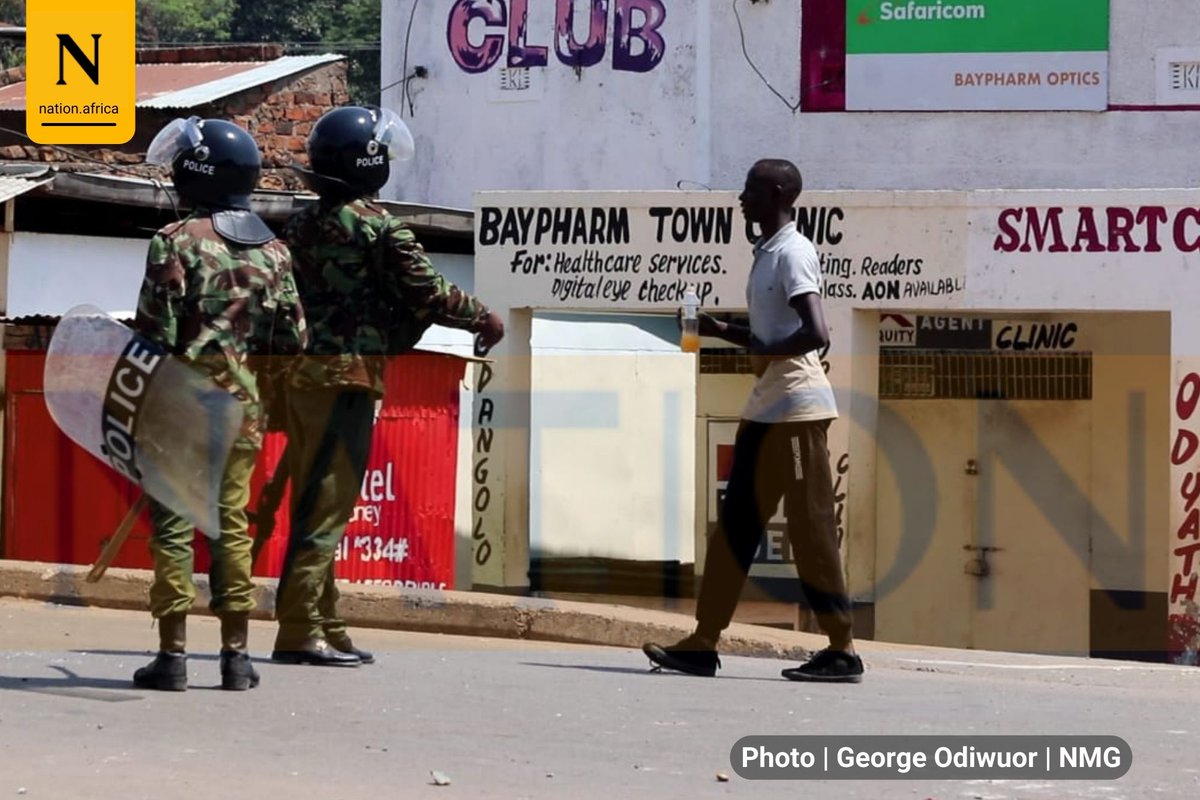 At lunch time, a protester in Homa Bay could no longer bear the hunger pangs and asked police officers to share with him the juice they were taking #Maandamano