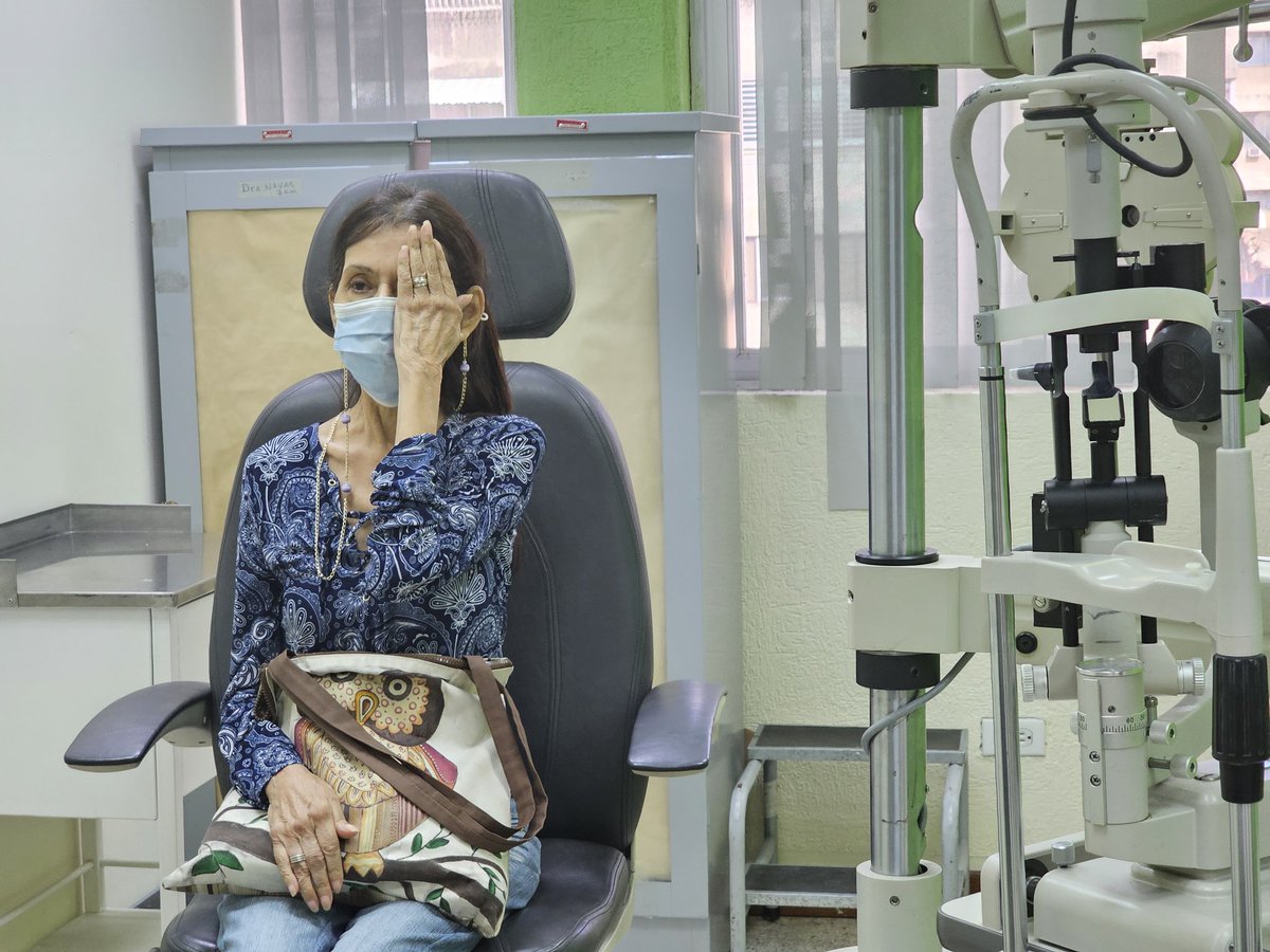 geminismg's tweet photo. 🗣️En la Unidad Médica "Don Simón Rodríguez" en Caracas, hacemos la evaluación oftalmológica a pacientes con cataratas y otras patologías oculares para su intervención quirúrgica. @NicolasMaduro @_LaAvanzadora @IpasmeOficial #PoesíaEsUnión https://t.co/A7v1C6aCL5