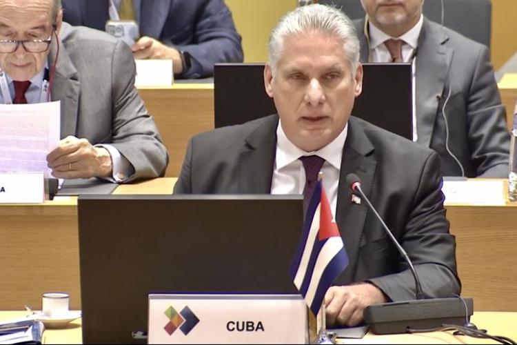 Vivimos hoy profundos cambios a nivel global, de grandes riesgos y desafíos pero también de oportunidades.  Creo firmemente que podemos y debemos construir mejores relaciones, más justas, equilibradas, solidarias y cooperativas.

<a href="/DiazCanelB/">Miguel Díaz-Canel Bermúdez</a> 

#ConTodosLaVictoria