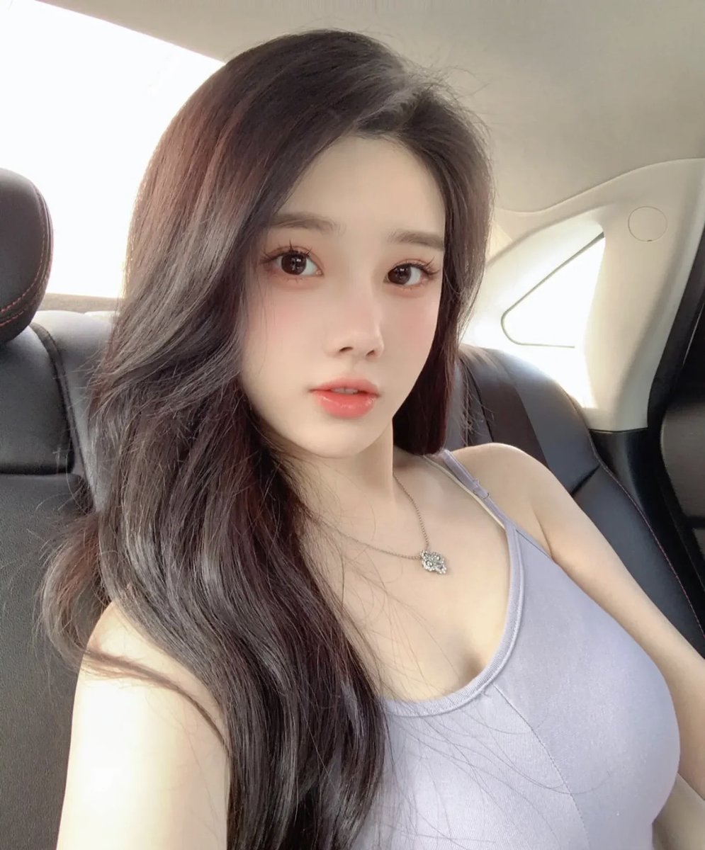 webasana95's tweet photo. It's really hot today https://t.co/Ty1HL6swbS