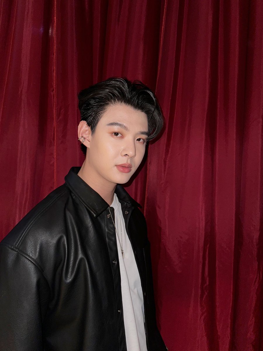 Saint_sup's tweet photo. เป็นคนไม่เอาถ่าน เพราะที่บ้านมีเตาเเก๊ส
🔋🤨 #Saint_sup #MingEr https://t.co/OIUG91qZCn