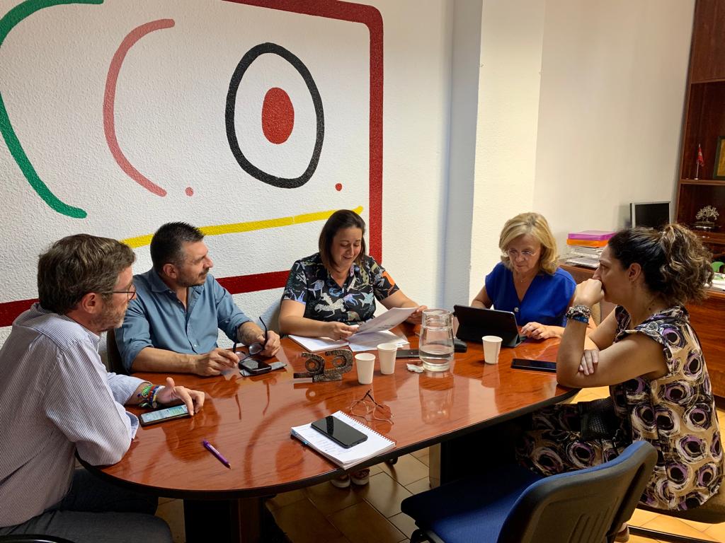 JaenCcoo's tweet photo. 📷 Siguiendo con la ronda de partidos, esta mañana nos hemos reunido con representantes del PP de la provincia de Jaén, a quienes hemos presentado nuestras propuestas para las elecciones del #23J.
#DefenderLoGanado
#AvanzarEnDerechos https://t.co/LHOJBa9bqb