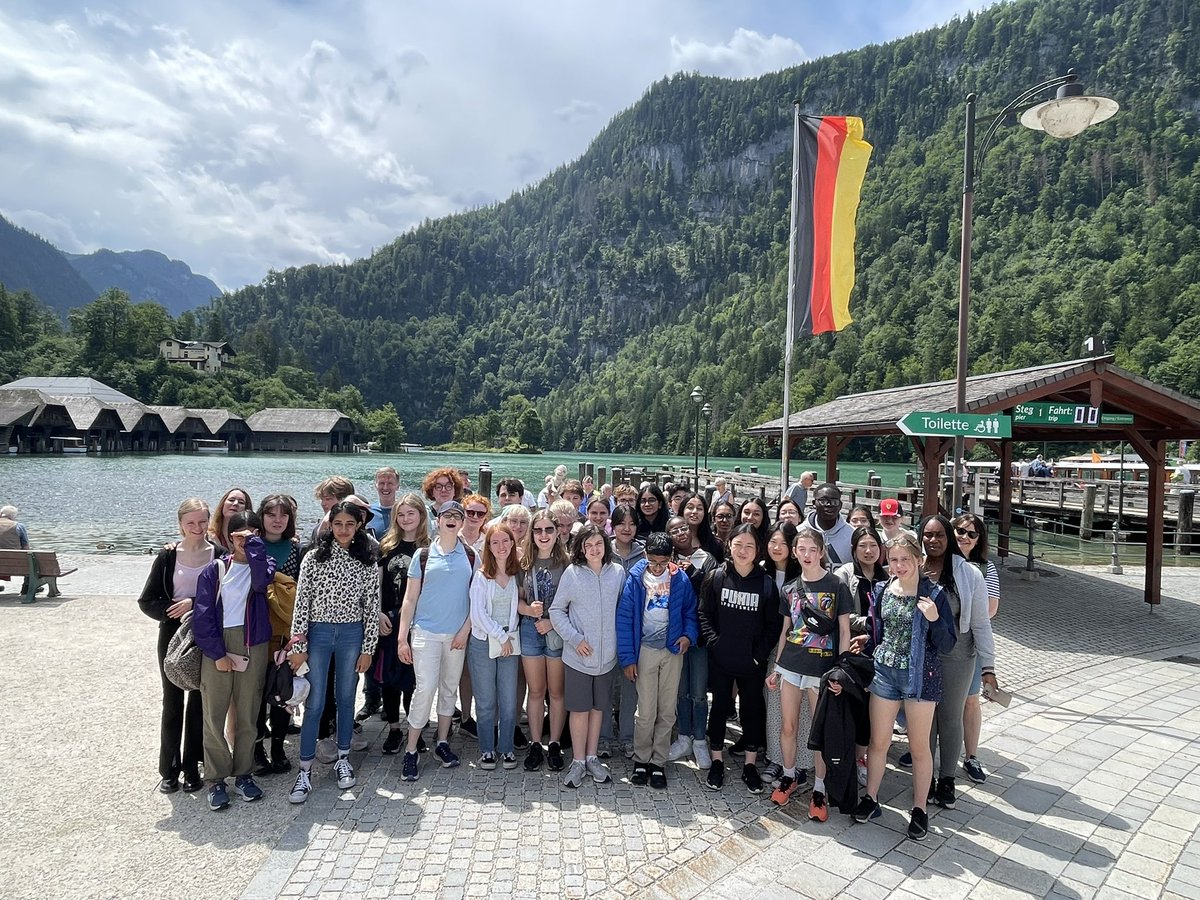 A lovely lunch spot! Now off to Mondsee Abbey for first concert!