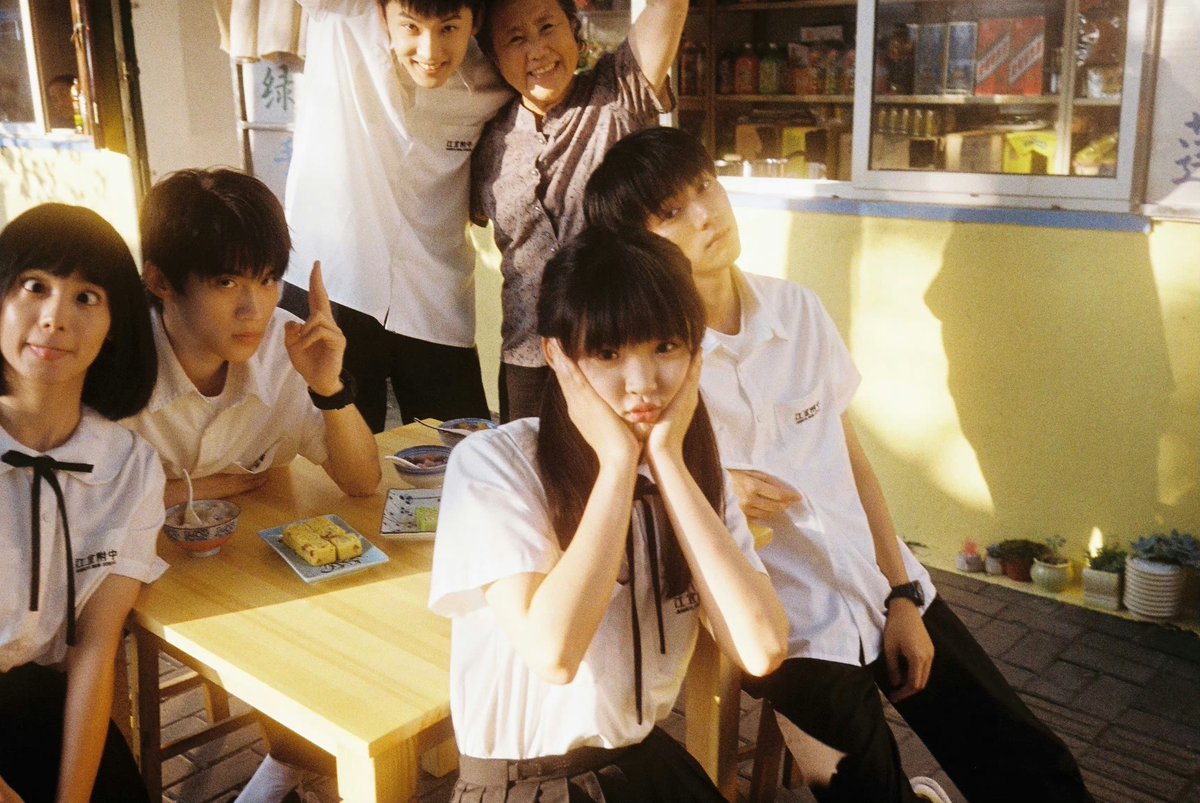 dramapotatoe's tweet image. Director Cattree shares old snaps from the filming of #WhenIFlyTowardsYou 

More - weibo.com/2385341970/492…