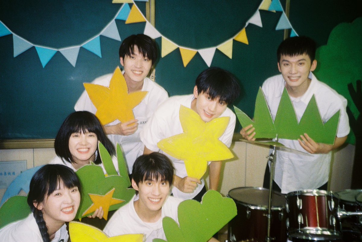 dramapotatoe's tweet image. Director Cattree shares old snaps from the filming of #WhenIFlyTowardsYou 

More - weibo.com/2385341970/492…