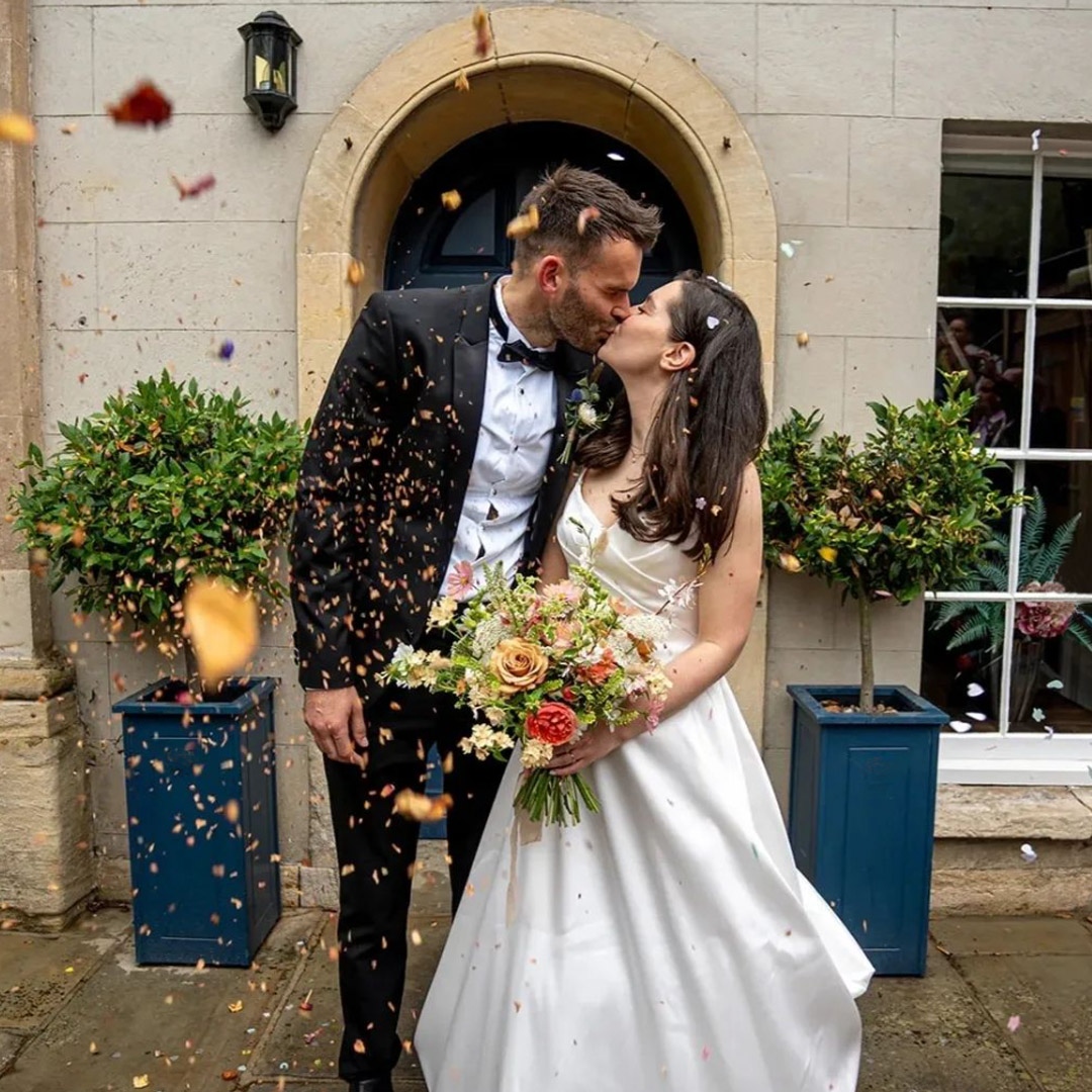 Beth and Jake celebrated their special day with us this month and their happiness outshone the rain!

Book your consultation with Amber, our Events Manager and discover why so many couples choose to hold their #weddings with us:
inglesidehouse.co.uk/best-country-w…

#cotswoldwedding