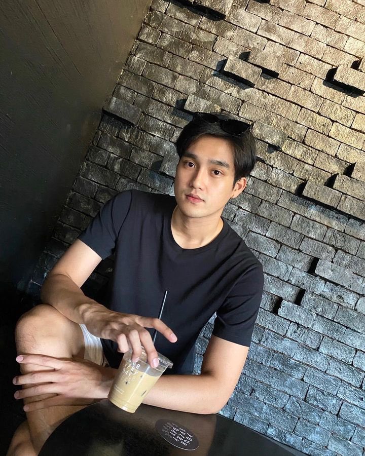 kusexyboy's tweet photo. “ใจสั่นเพราะกาแฟ...หรือแกฟะ”
-เฟิร์ส 💚☕️
IG : tmr_first
#เศรษฐศาสตร์ #KU78 #KUSEXYBOY
#firstthammarat #tmr_first https://t.co/NDJKT0NdWN