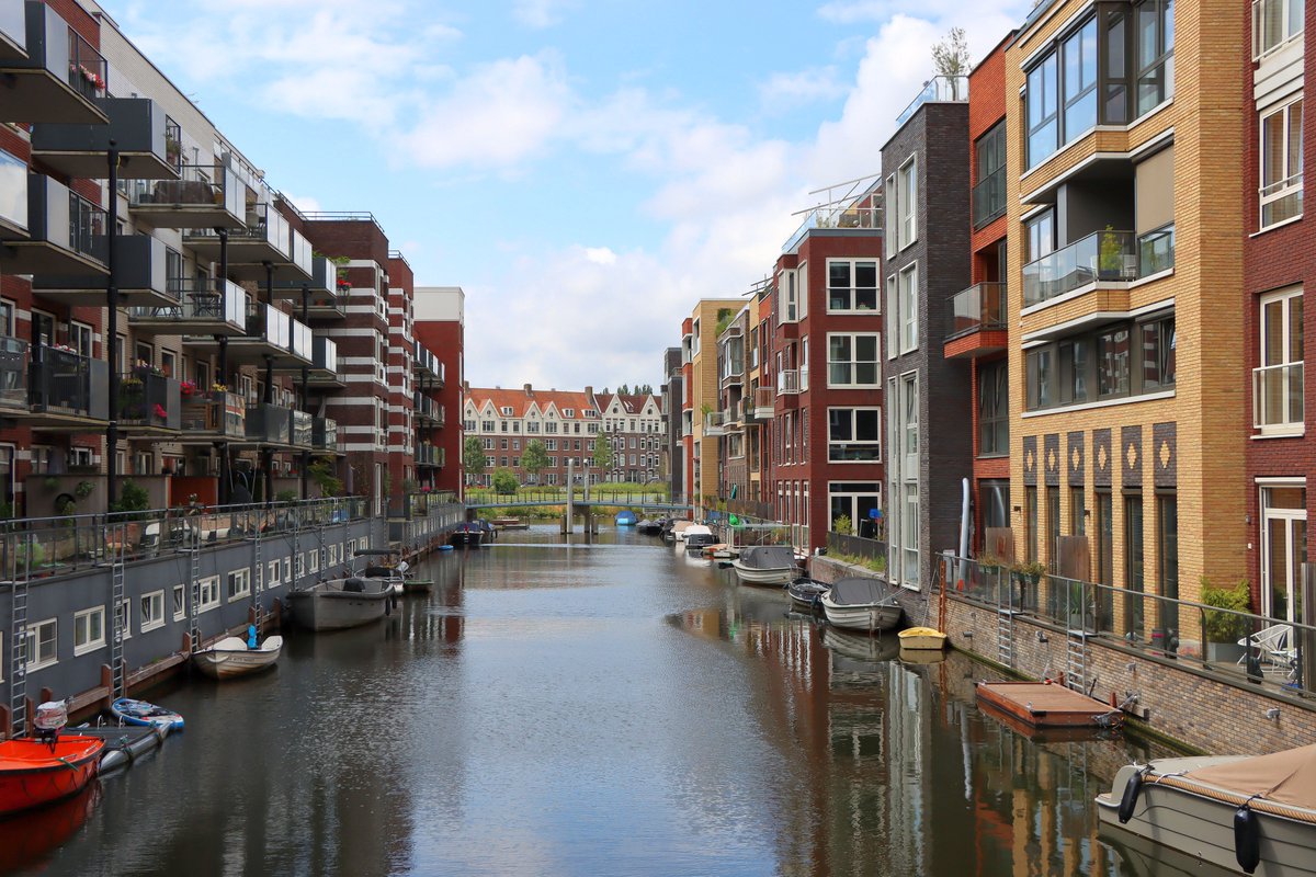PersburoUNN's tweet image. Op woensdagmiddag 19 juli start de Gem. Amsterdam met het volledig vullen van de #grachten in de #Houthaven Dit gebeurt door IJ-water toe te voegen in de gegraven grachten aan de kant van de #Spaarndammerbuurt. via bit.ly/3K3g40O @AmsterdamNL
