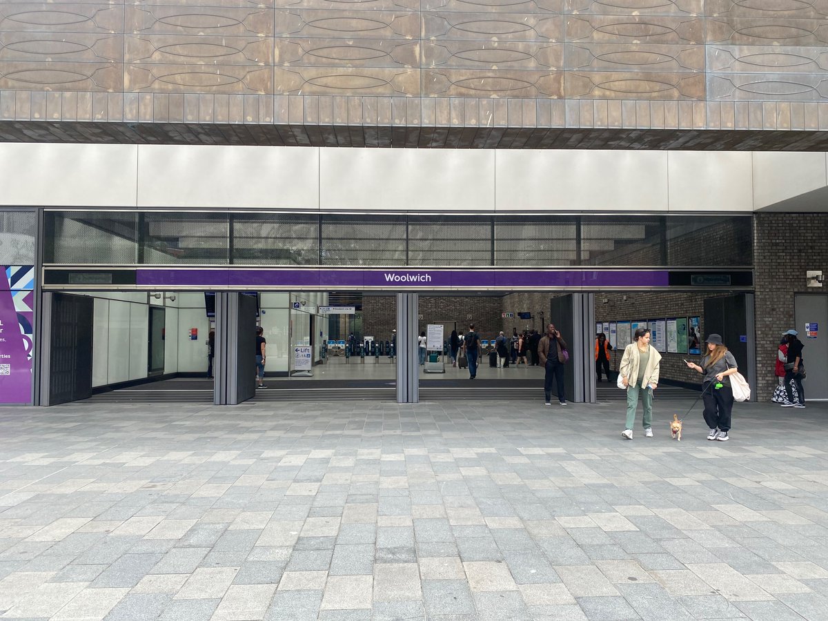 Can’t beat have your very own neighbourhood airport, #CoolwichAirport <a href="/LondonCityAir/">London City Airport</a> , now to catch the Elizabeth Line to Heathrow. #CoolwichConnections #woolwich
