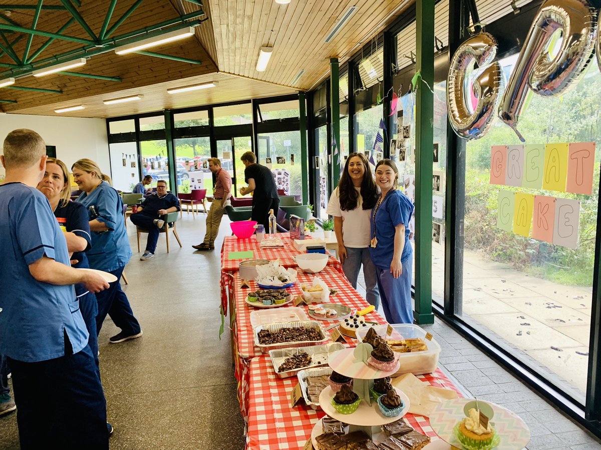 Perfect example of 'Joy at Work'. Great Paisley Cake Off Day. Congratulations to the winner @gordonmck & all the participants. @NHSGGC @Iainwkeith @NHSGGCCQIN #joyatwork