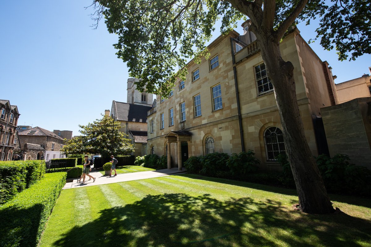 Could you or someone in your network be our next Bursar? St Peter’s College is seeking an outstanding individual to join the College in this exciting and rewarding senior role. Learn more and apply: ow.ly/vHvp50PfWlJ