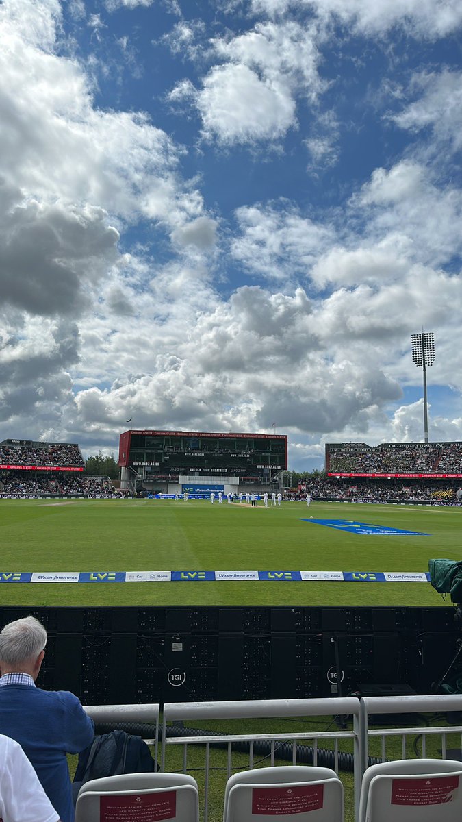 blacksy97's tweet photo. Nice time to bat #Ashes2023 https://t.co/SOf0gpsbWt