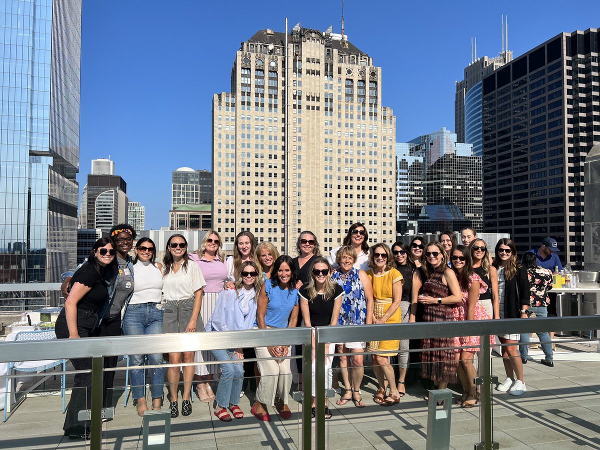 ShansSki's tweet photo. Proud to call these ladies my colleagues and friends! I moderated a panel with some of the most influential ladies dominating Chicago tech & we finished out with a taco Tuesday on the roof deck. All the love for the @AllianceofCW #GoAvant https://t.co/jt5WY19a4G
