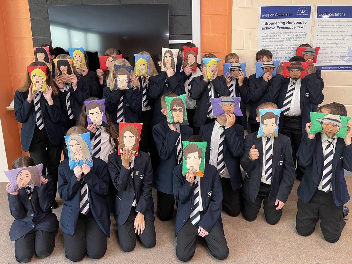 Havelock_PhArt's tweet image. Miss Bruton is going to miss 7R! You have all been an absolute pleasure to teach! Superstars 🤩🤩 fantastic Julian Opie inspired Pop Art Celebrity cushions!
