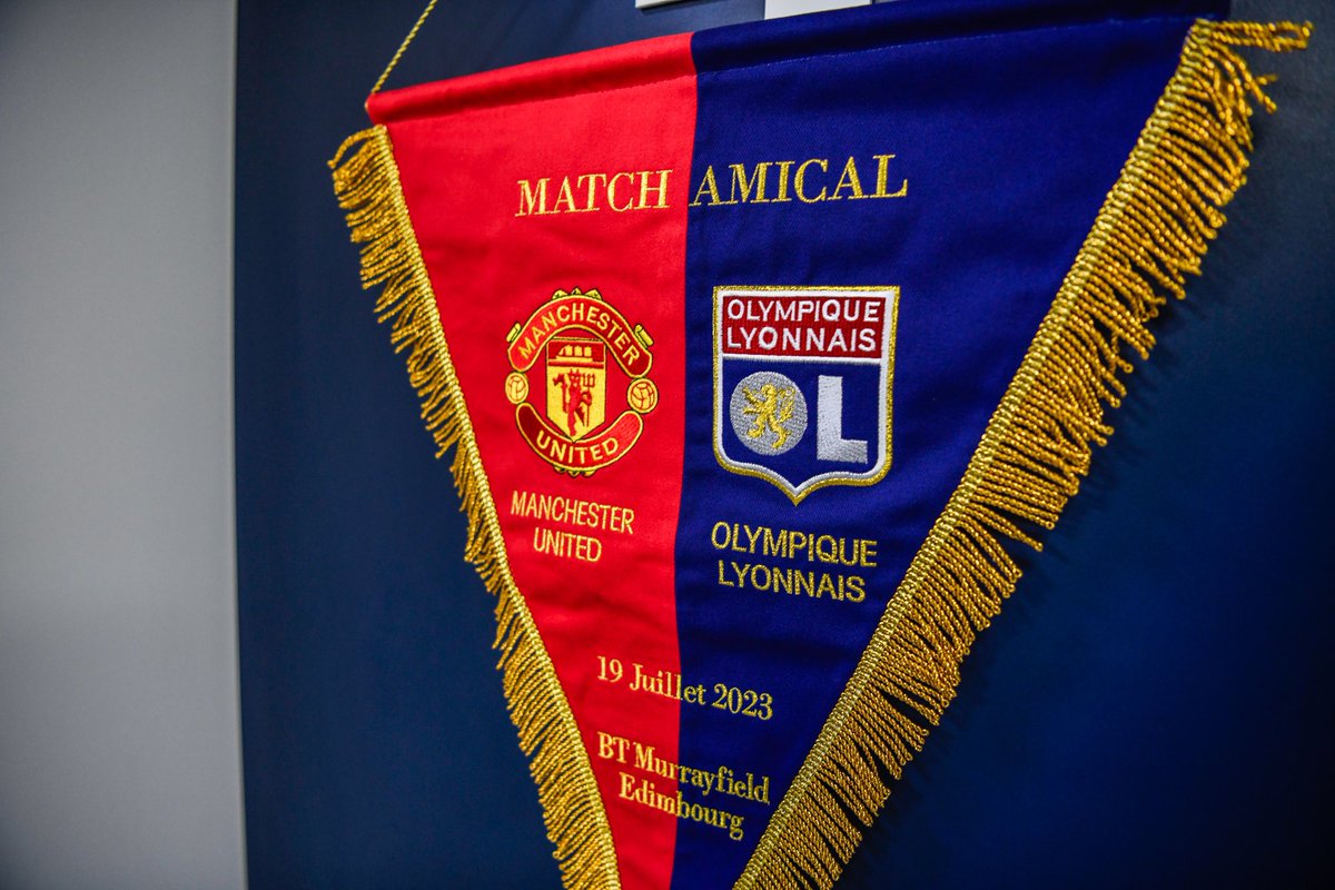 OL_English's tweet photo. Everything ready for #MUFCOL 🔴🔵 https://t.co/dVCnbnOoPg