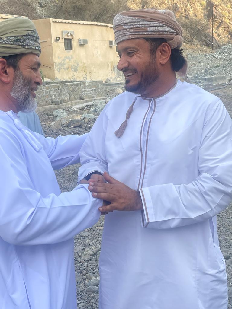 ما بين ربيع قدومك لشمال الباطنة وخريف انتقالك منها لحظات لا تنسى 
جزاك الله عنا خير الجزاء 
ونفع بك اينما حللت
شكرأ من القلب مهندس سليمان السنيدي على ما قدمته لأهلك ووطنك  بشمال السلطنة 
اتعبت من بعدك في اقتفاء اثرك
وتركت في القلوب والأماكن محبة ودعوات لك ترفع