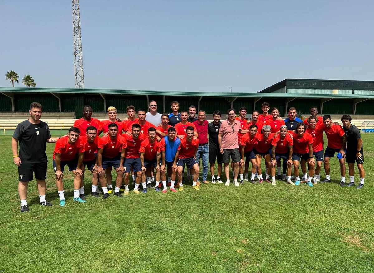 Algecirascf_ENG's tweet photo. 🔴⚪Third training day✅

Thanks again @udlosbarriosoficial 🙌

#preseasonACF #thisisacf #madetowin #wearegrowingtogether https://t.co/ZAIUsEIsr7
