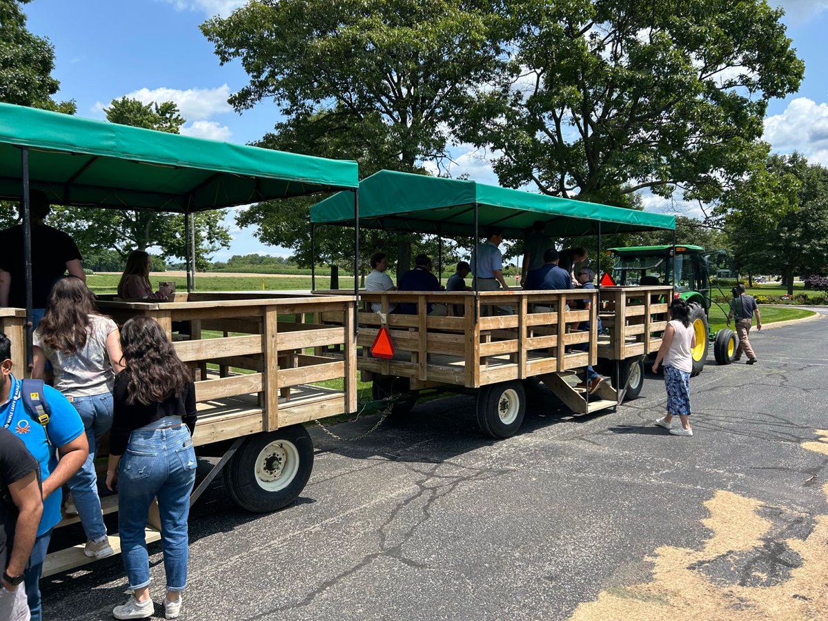 UWindsorRP's tweet image. 🇨🇦🍅🍎🇨🇦

Thank you to the team at Agriculture and Agri-Food Canada for hosting faculty and students for the discussions, breakouts and tours at the Harrow Research Station.

#AgUWin is an opportunity for @UWindsor to support global food security and sustainable food production.
